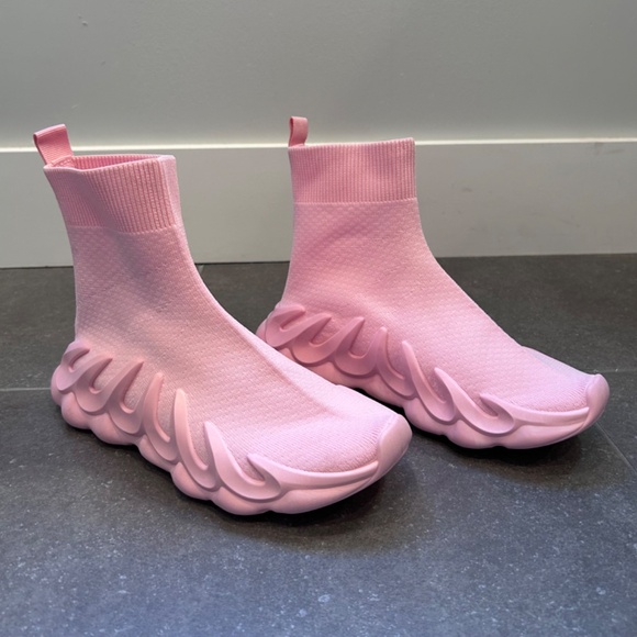 New Cape Robbin Women’s Size 6 Knit Sock Sneakers Pink Santorini - Picture 2 of 6